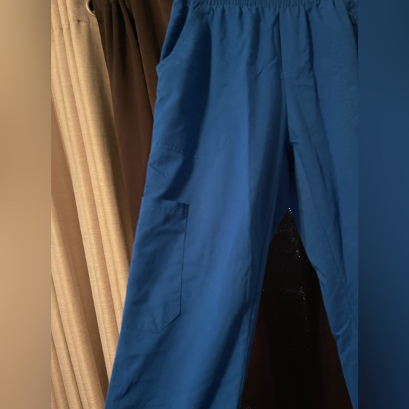 Scrub Set - Picture 9 of 11